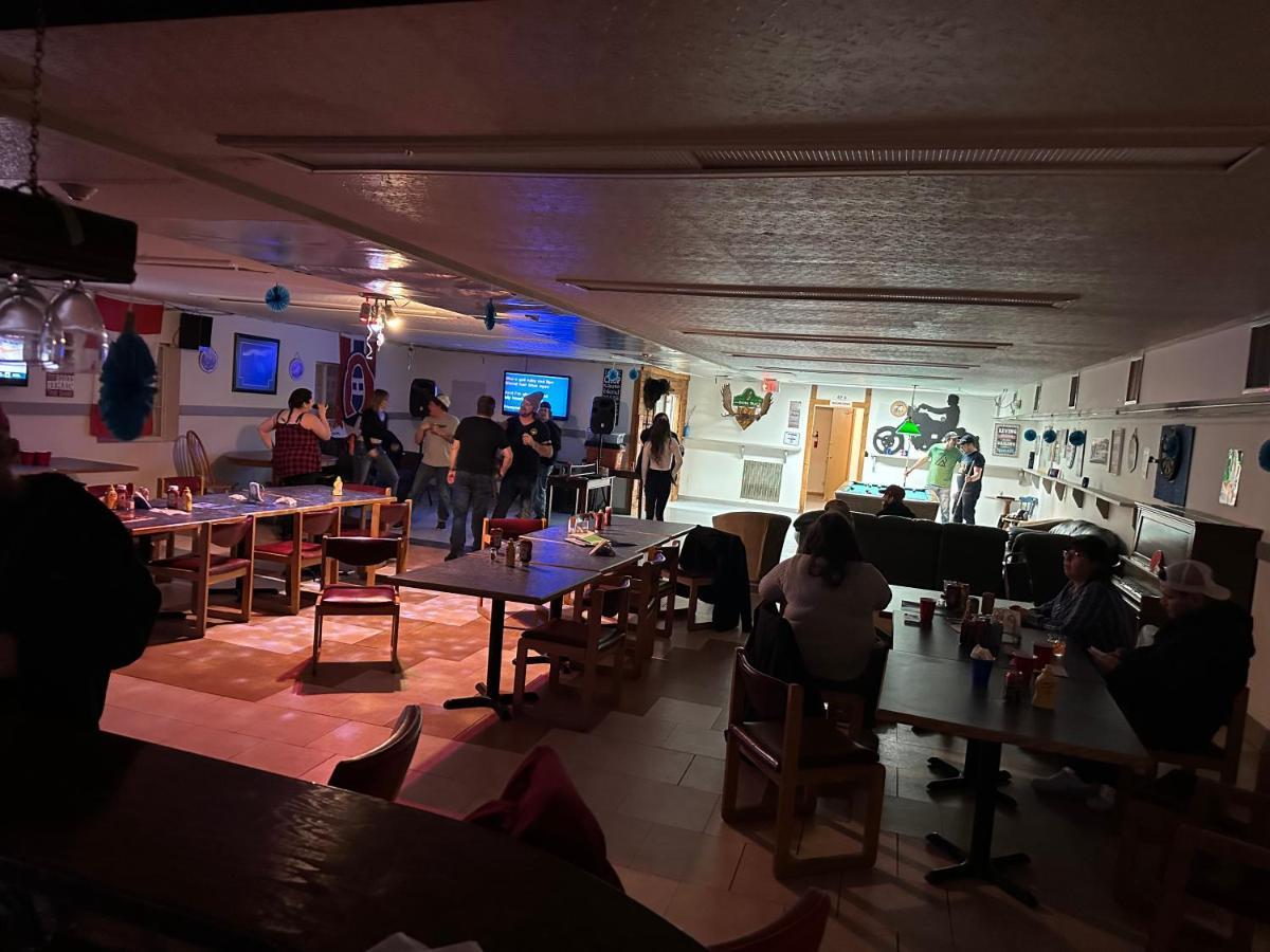 北方探险酒店 Cochrane 外观 照片